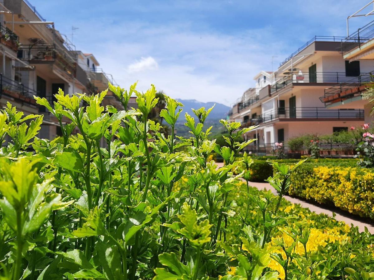 Appartamento Al giardino Sant'Anna Mascali Esterno foto